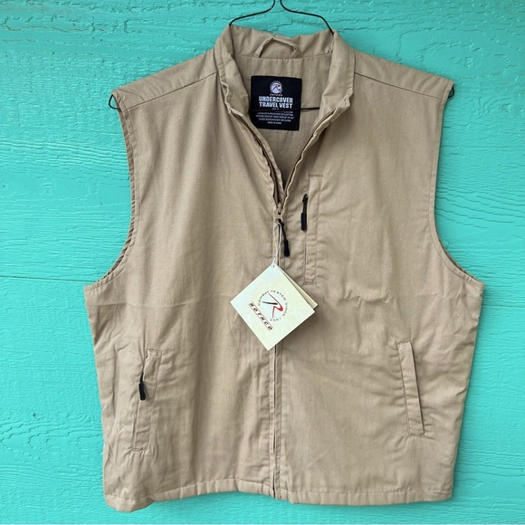ROTHCO UNDERCOVER TRAVEL VEST TAN KHAKI SIZE MEDIUM NWT 9 POCKETS - Picture 2 of 8